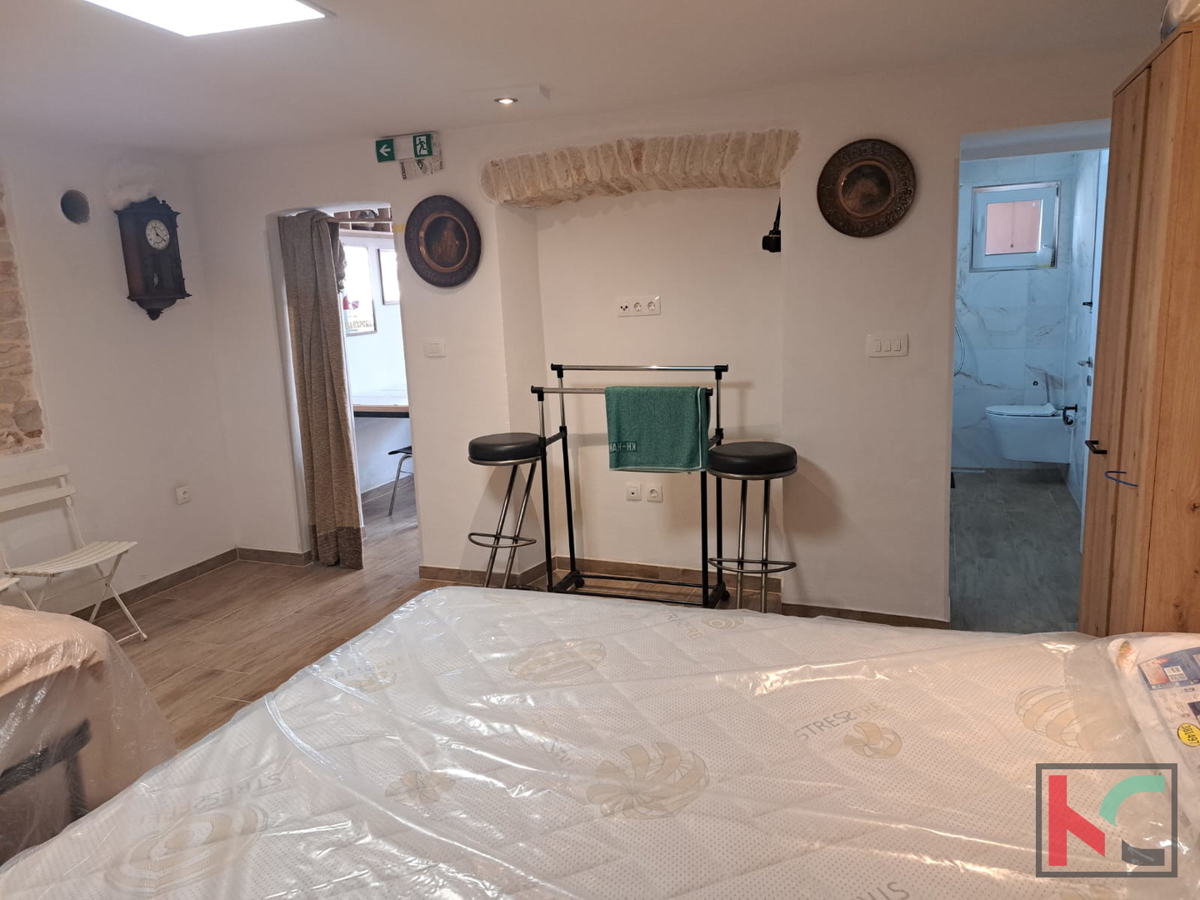 Liznjan, casa a schiera con due appartamenti, #vendita