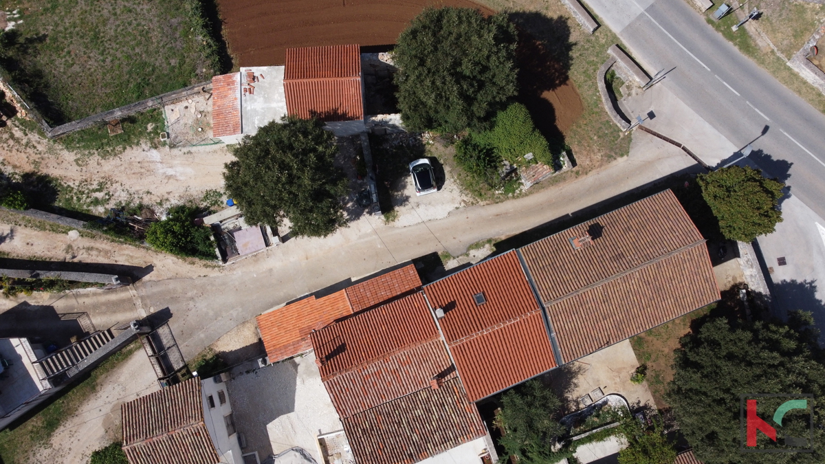 Istria, Canfanaro, casa in pietra parzialmente adattata 90m2, #vendita