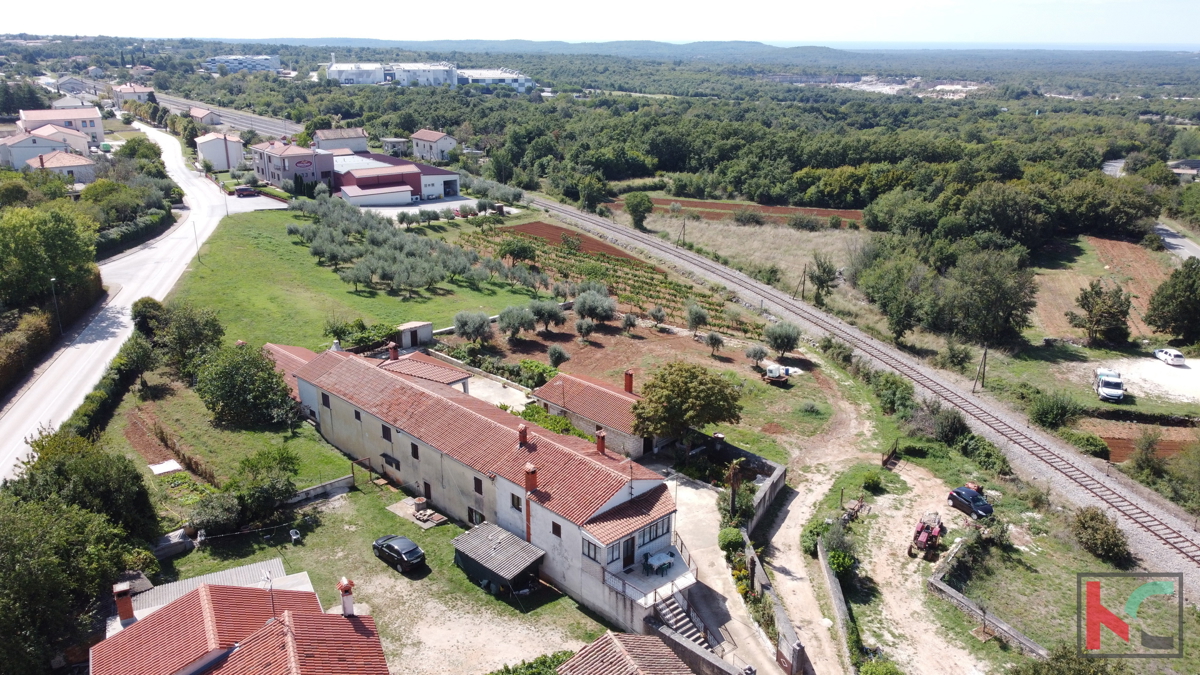 Istria, Canfanaro, casa in pietra parzialmente adattata 90m2, #vendita