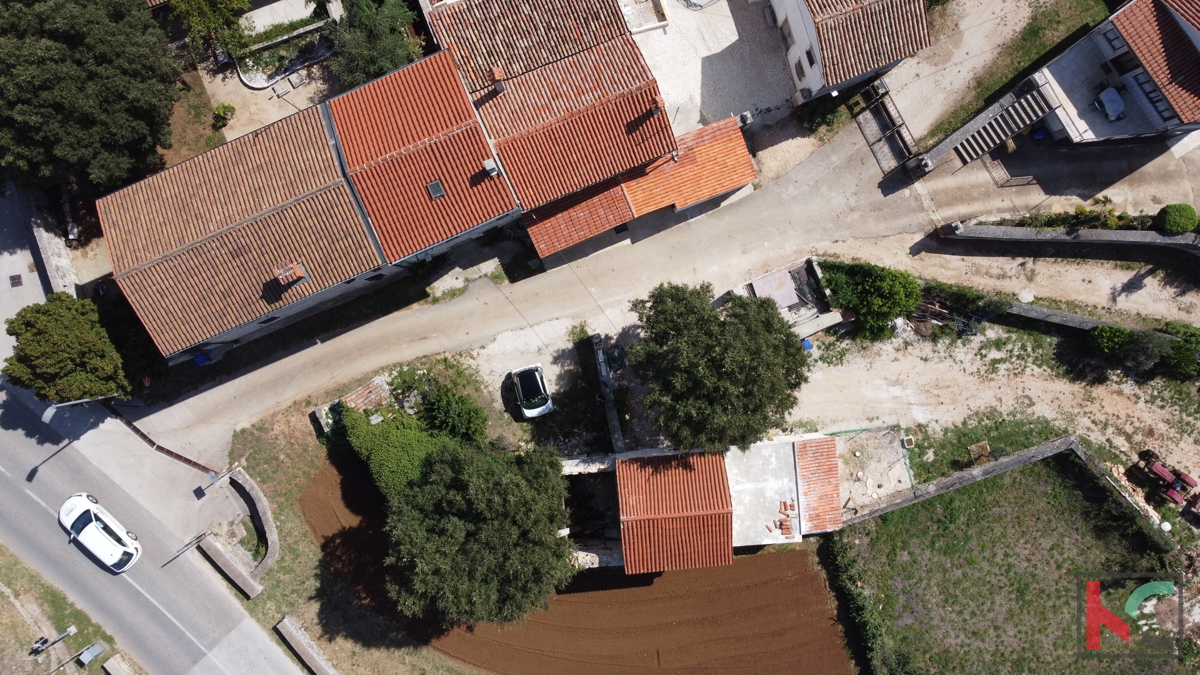 Istria, Canfanaro, casa in pietra parzialmente adattata 90m2, #vendita