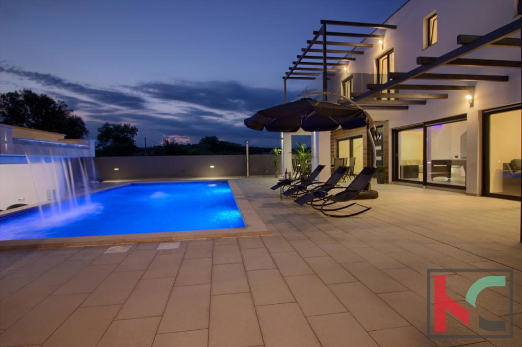 Istria, Loborika, casa vacanze con piscina e giardino, completamente e modernamente arredata, 6 camere da letto, #vendita