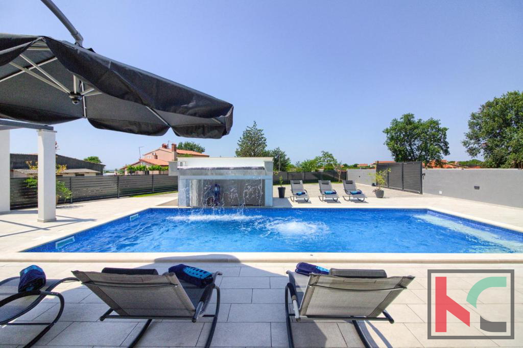 Istria, Loborika, casa vacanze con piscina e giardino, completamente e modernamente arredata, 6 camere da letto, #vendita