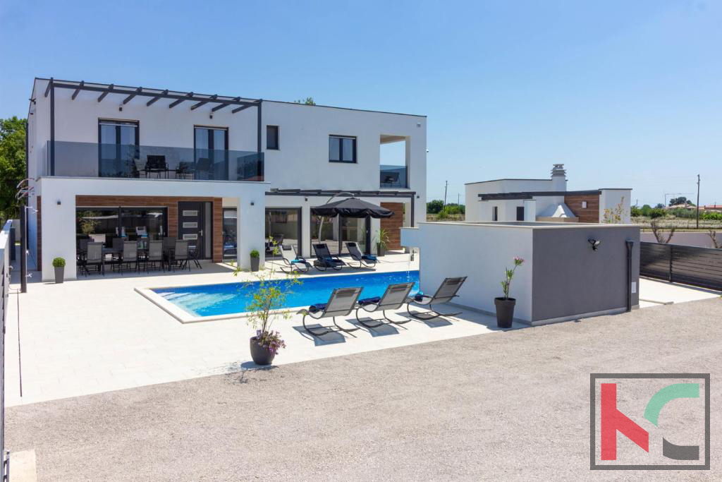 Istria, Loborika, casa vacanze con piscina e giardino, completamente e modernamente arredata, 6 camere da letto, #vendita