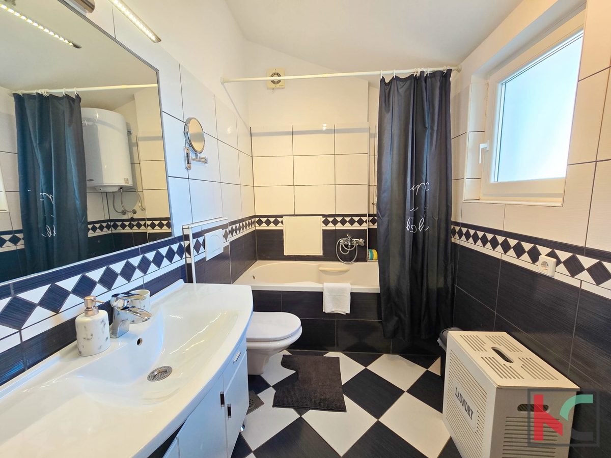 ISTRIA, PARENZO, APPARTAMENTO, BALCONE, VISTA SUL MARE E SULLA CITTÀ DI PARENZO, #IN VENDITA