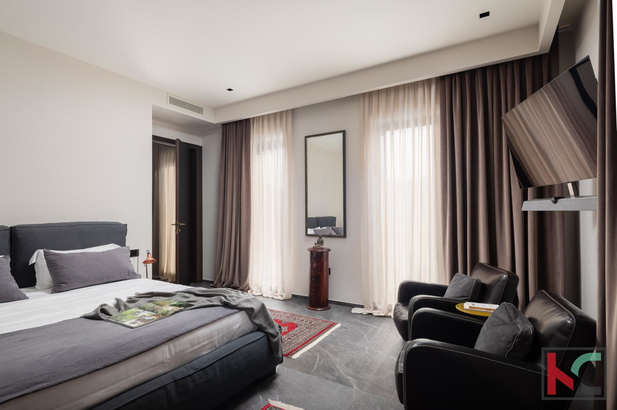 ISTRA, KAROJBA, AUTENTICA VILLA CON CAMPO DA TENNIS #VENDITA