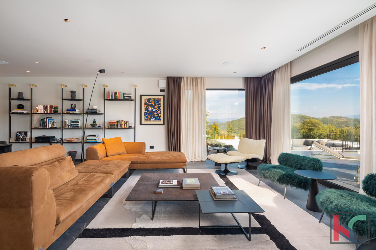 ISTRA, KAROJBA, AUTENTICA VILLA CON CAMPO DA TENNIS #VENDITA