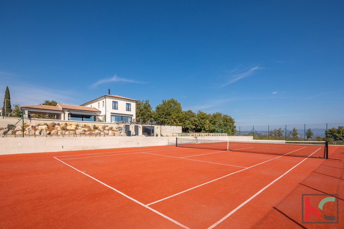 ISTRA, KAROJBA, AUTENTICA VILLA CON CAMPO DA TENNIS #VENDITA