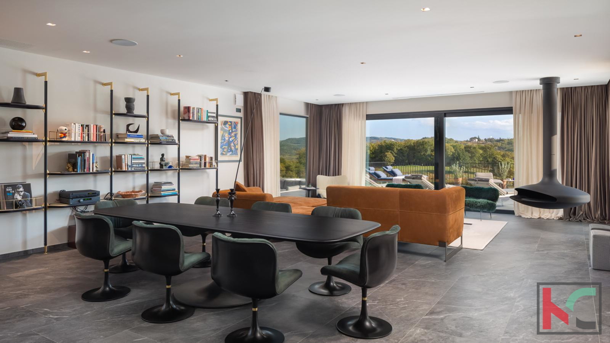 ISTRA, KAROJBA, AUTENTICA VILLA CON CAMPO DA TENNIS #VENDITA