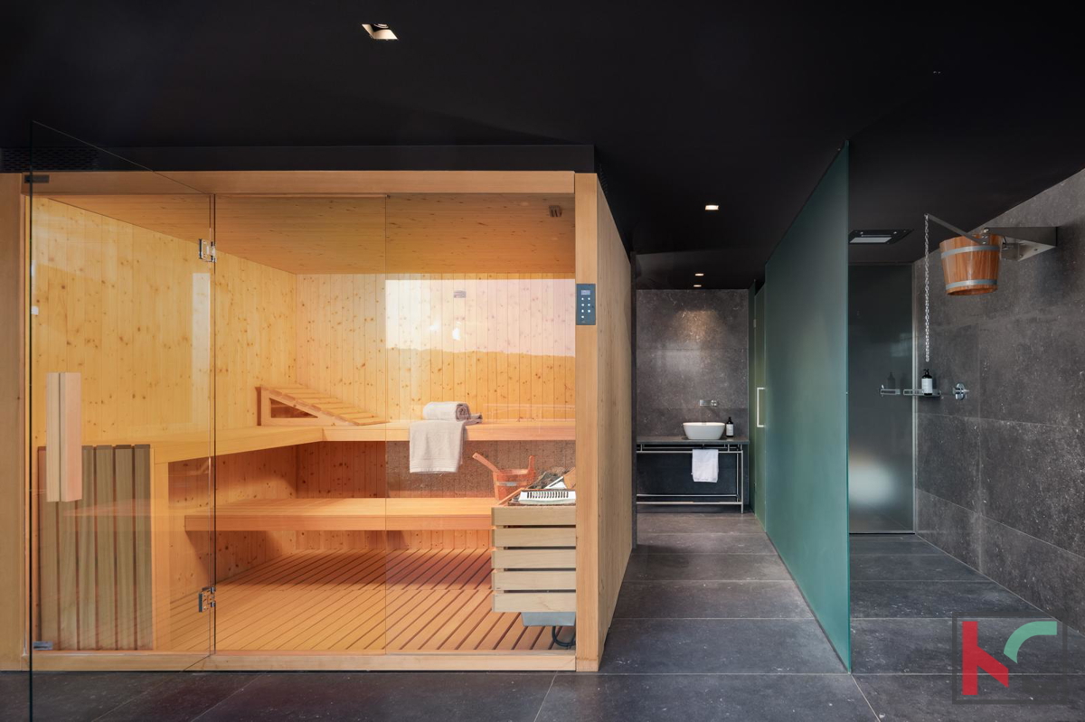 ISTRA, KAROJBA, AUTENTICA VILLA CON CAMPO DA TENNIS #VENDITA