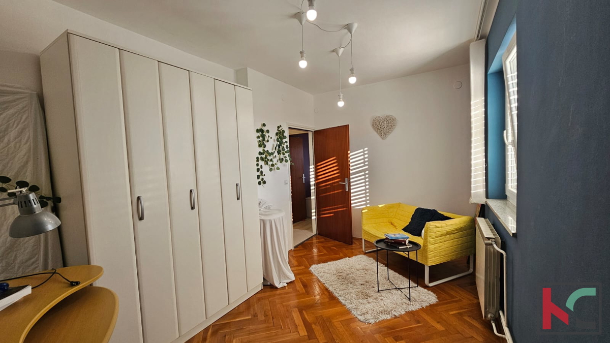 Istria, Pola, confortevole appartamento familiare 3SS+DB 133,29m2 con giardino paesaggistico, posizione tranquilla, #vendita