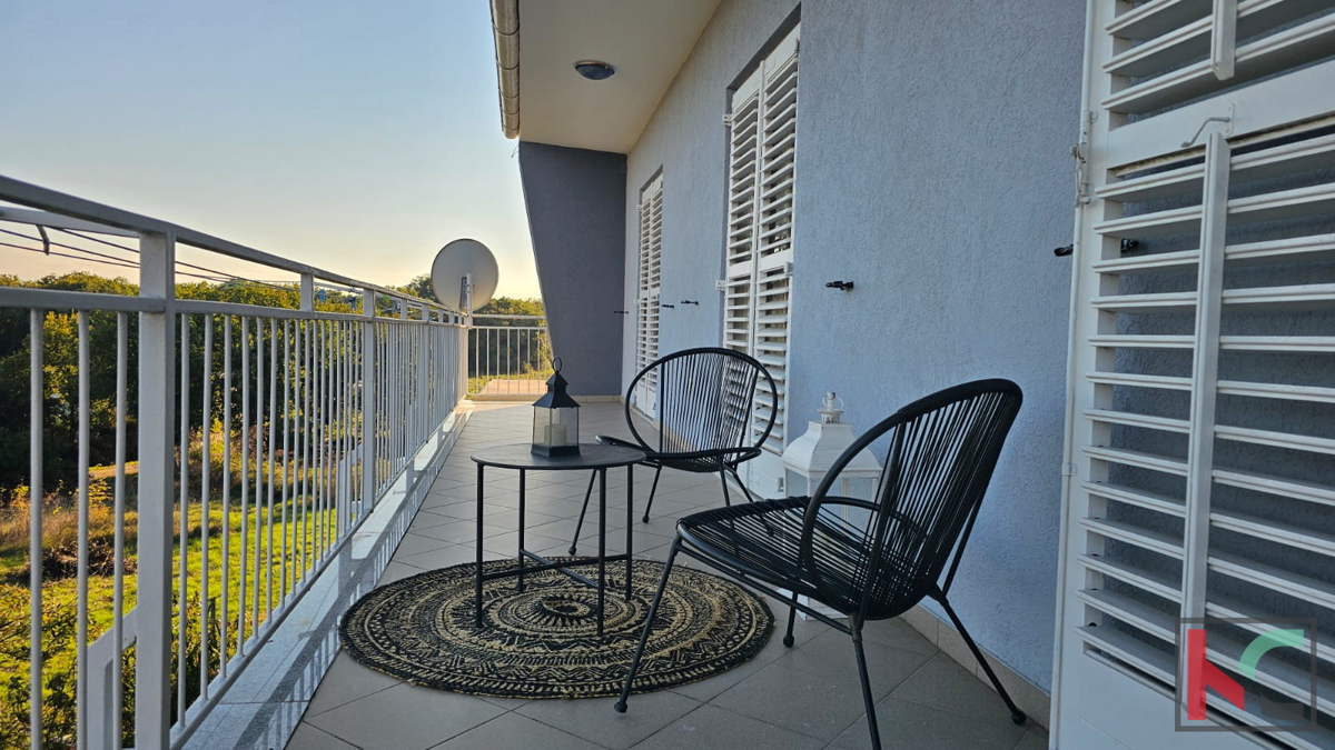 Istria, Pola, confortevole appartamento familiare 3SS+DB 133,29m2 con giardino paesaggistico, posizione tranquilla, #vendita