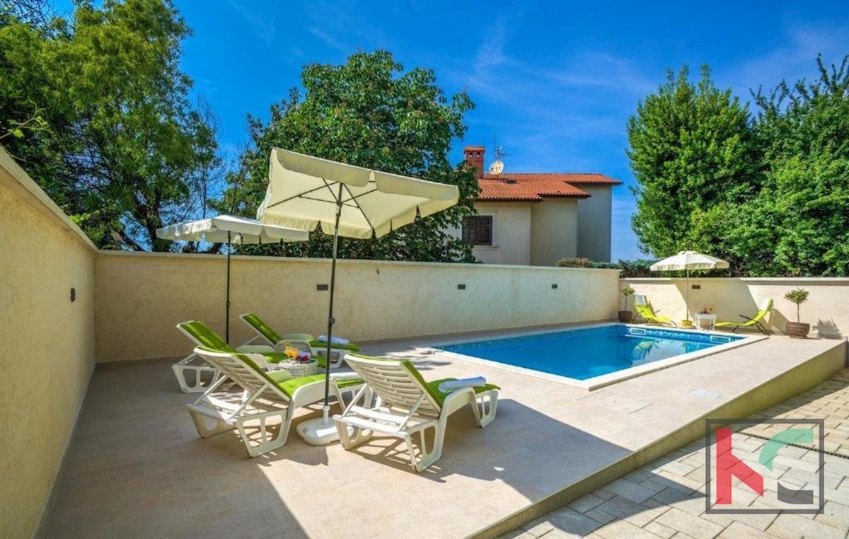 Istria, Pola, casa ristrutturata con piscina e giardino paesaggistico di 311m2, garage