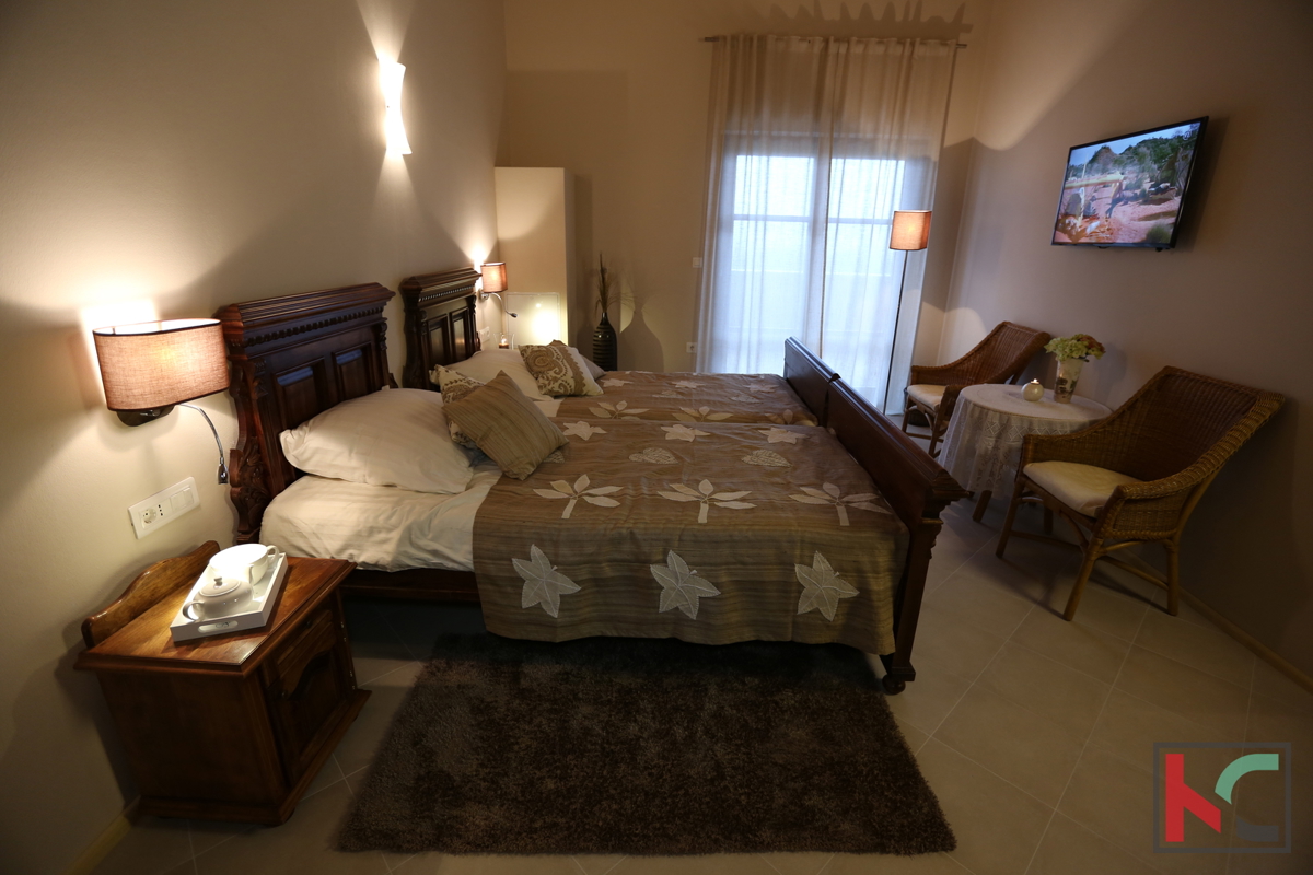 Istria - Juršić bella villa 400m2 su un ampio giardino / piscina 60m2