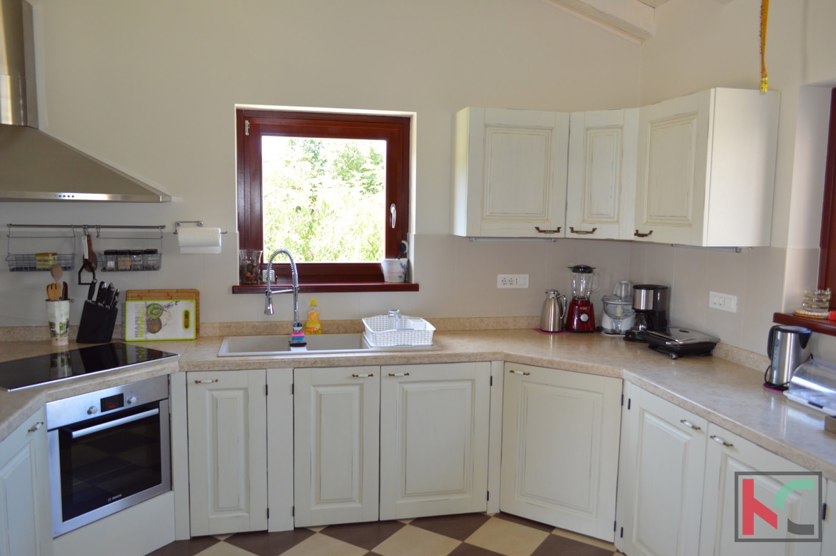 Istria - Juršić bella villa 400m2 su un ampio giardino / piscina 60m2