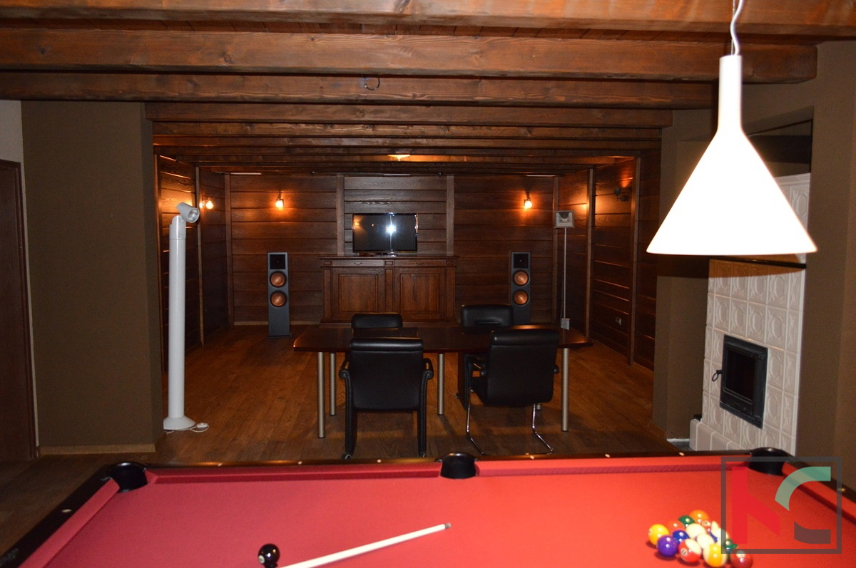 Istria - Juršić bella villa 400m2 su un ampio giardino / piscina 60m2