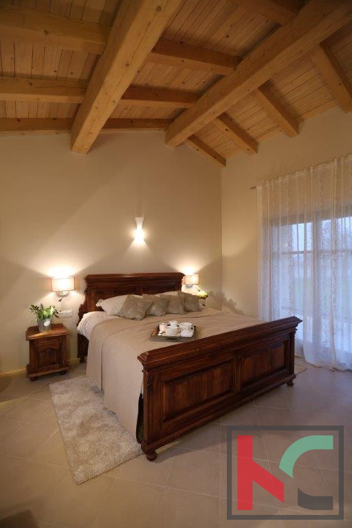 Istria - Juršić bella villa 400m2 su un ampio giardino / piscina 60m2