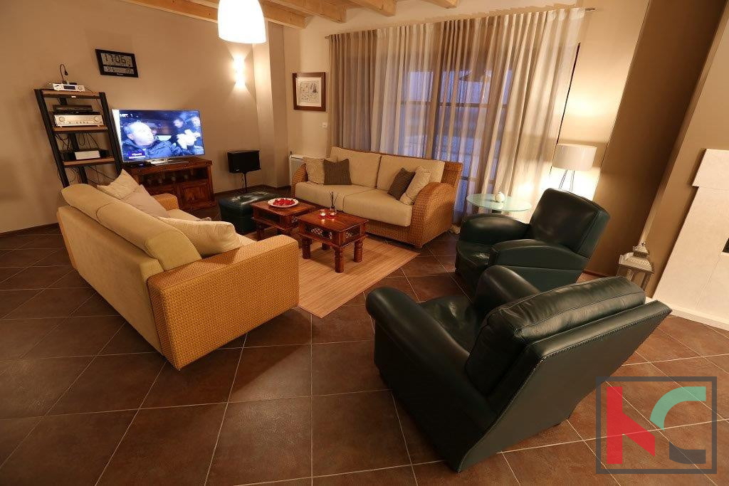 Istria - Juršić bella villa 400m2 su un ampio giardino / piscina 60m2