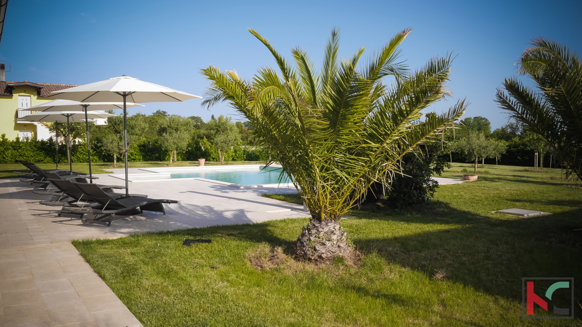 Istria - Juršić bella villa 400m2 su un ampio giardino / piscina 60m2