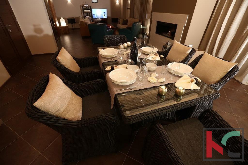 Istria - Juršić bella villa 400m2 su un ampio giardino / piscina 60m2