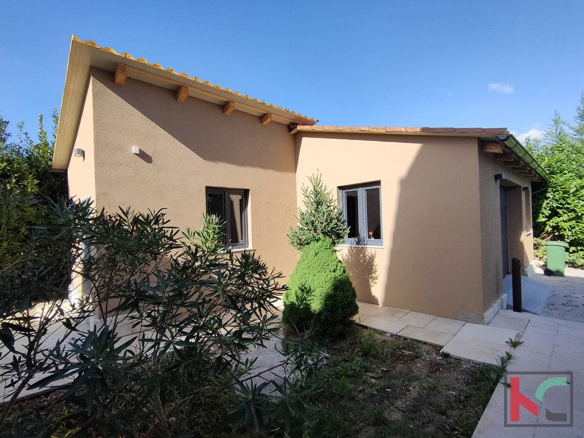 Istria - Juršić bella villa 400m2 su un ampio giardino / piscina 60m2