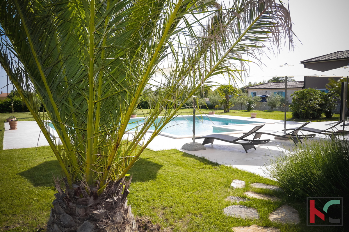 Istria - Juršić bella villa 400m2 su un ampio giardino / piscina 60m2