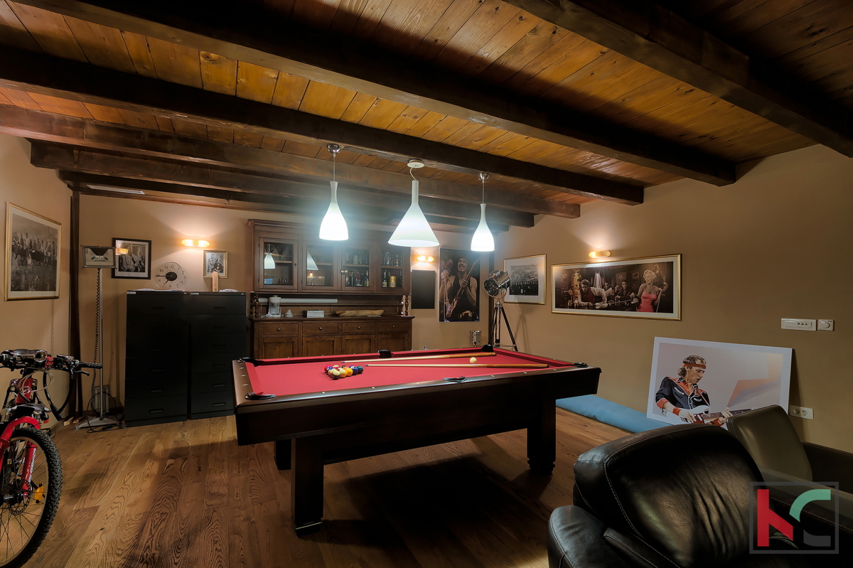 Istria - Juršić bella villa 400m2 su un ampio giardino / piscina 60m2