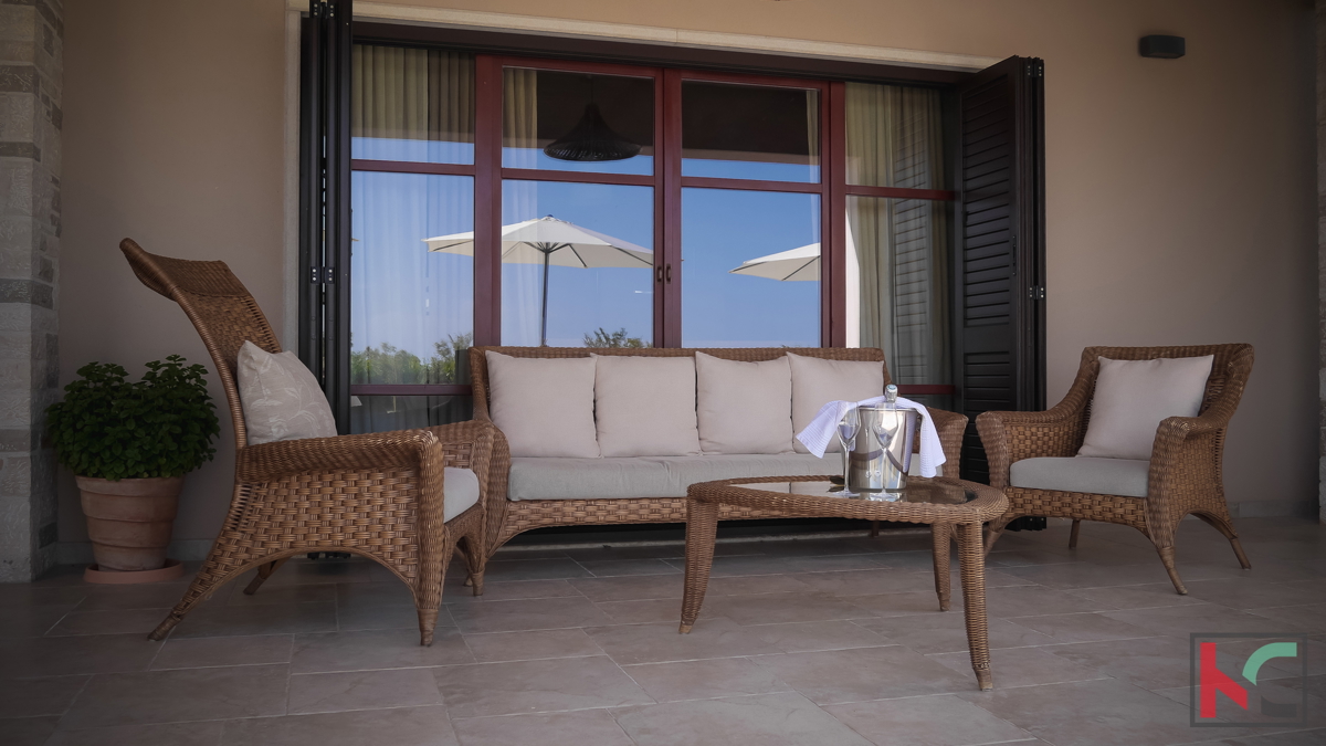 Istria - Juršić bella villa 400m2 su un ampio giardino / piscina 60m2