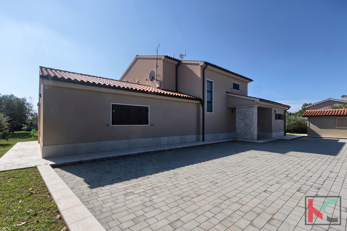 Istria - Juršić bella villa 400m2 su un ampio giardino / piscina 60m2