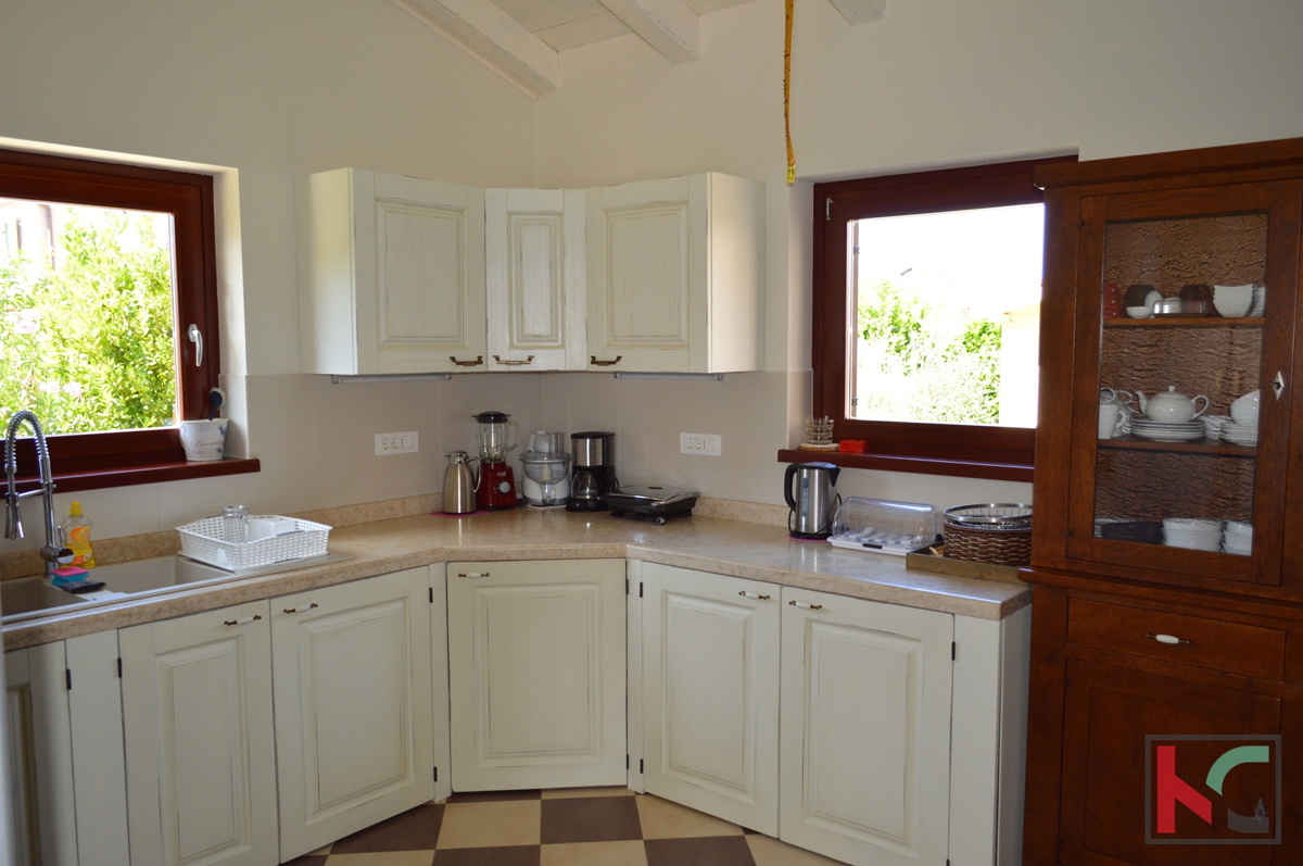 Istria - Juršić bella villa 400m2 su un ampio giardino / piscina 60m2