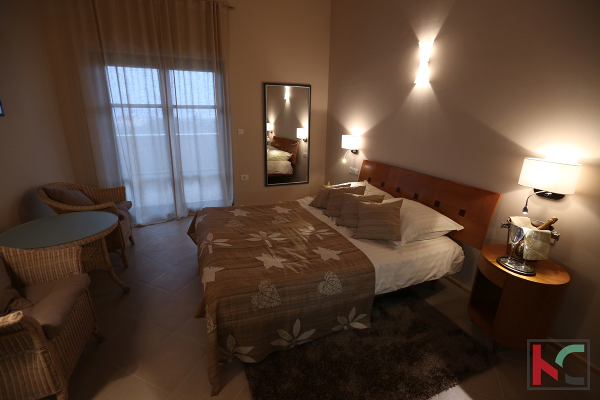 Istria - Juršić bella villa 400m2 su un ampio giardino / piscina 60m2