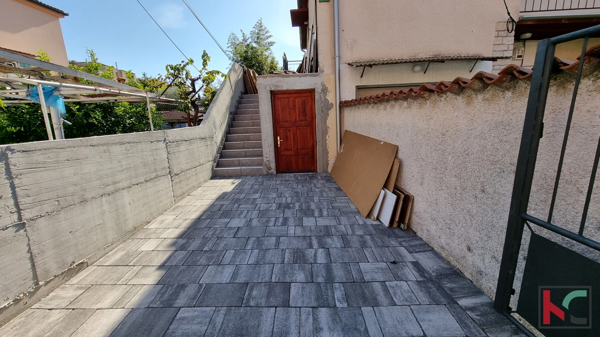 Pula, Vidikovac, spazioso appartamento 110m2 con 3 terrazze e giardino 196m2