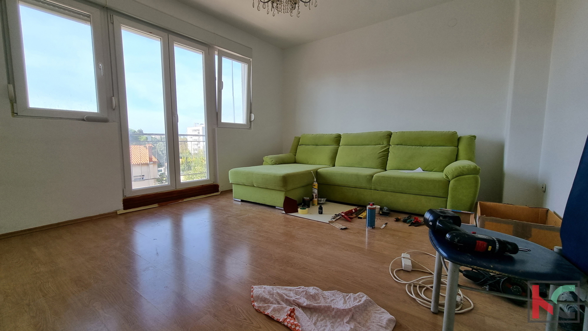 Pula, Vidikovac, spazioso appartamento 110m2 con 3 terrazze e giardino 196m2