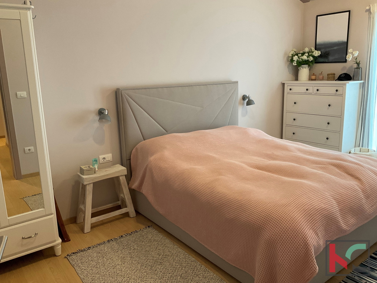 Istria, Svetvinčenat, Villa 237m2 su giardino di 1003m2 con piscina, #vendita