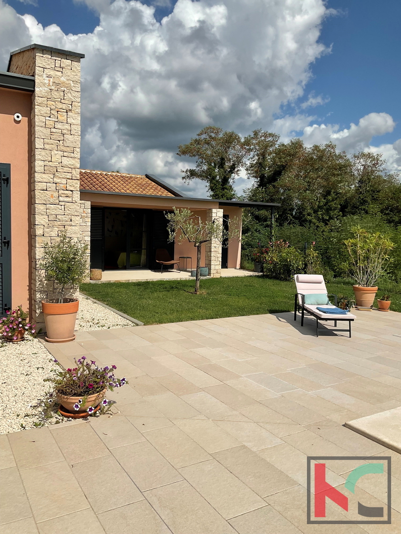 Istria, Svetvinčenat, Villa 237m2 su giardino di 1003m2 con piscina, #vendita