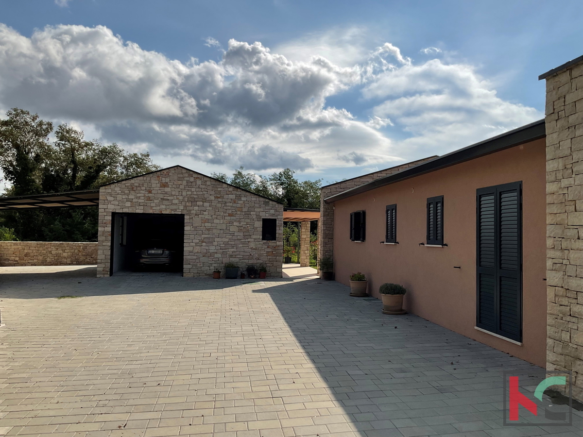 Istria, Svetvinčenat, Villa 237m2 su giardino di 1003m2 con piscina, #vendita