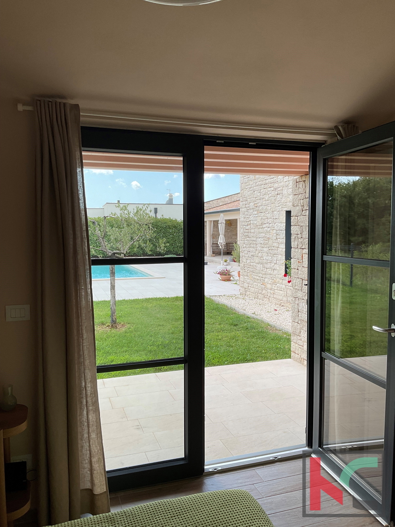 Istria, Svetvinčenat, Villa 237m2 su giardino di 1003m2 con piscina, #vendita