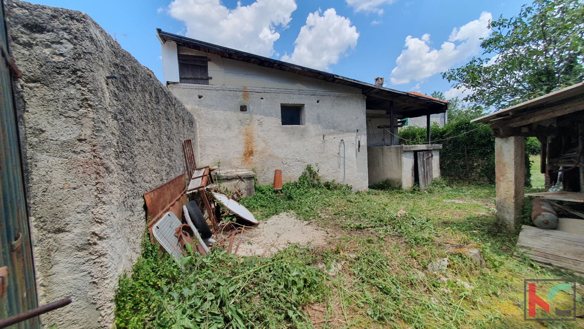 Istria, Svetvinčenat, vecchia casa istriana da ristrutturare 220m2 + giardino 210m2 #vendita