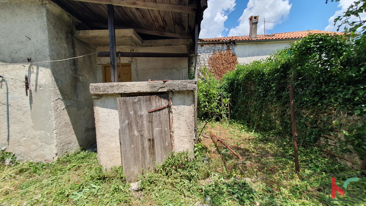 Istria, Svetvinčenat, vecchia casa istriana da ristrutturare 220m2 + giardino 210m2 #vendita