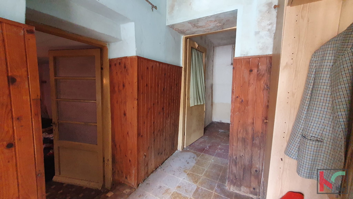 Istria, Svetvinčenat, vecchia casa istriana da ristrutturare 220m2 + giardino 210m2 #vendita