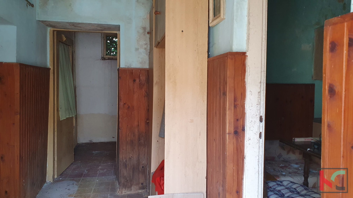 Istria, Svetvinčenat, vecchia casa istriana da ristrutturare 220m2 + giardino 210m2 #vendita