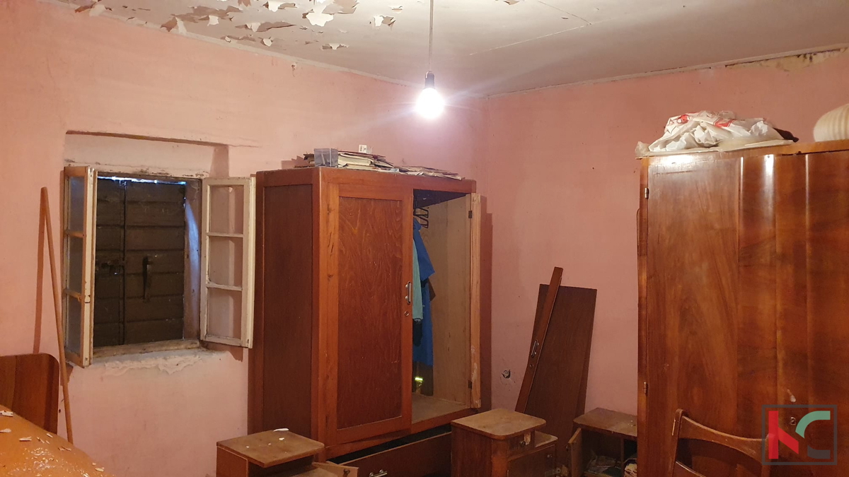 Istria, Svetvinčenat, vecchia casa istriana da ristrutturare 220m2 + giardino 210m2 #vendita