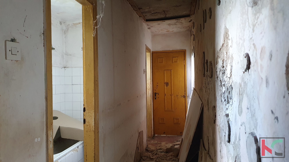 Istria, Svetvinčenat, vecchia casa istriana da ristrutturare 220m2 + giardino 210m2 #vendita