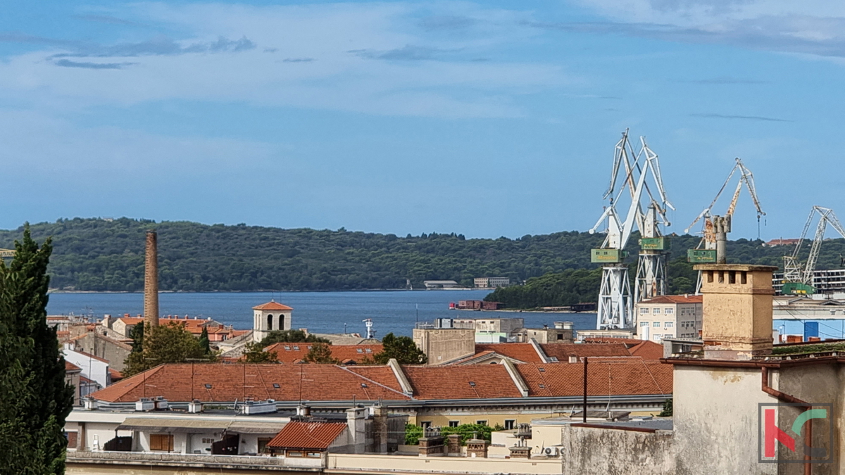 Pula, Centro, nuovo edificio di qualità 107,26m2 a 100 metri dall'Arena con ascensore