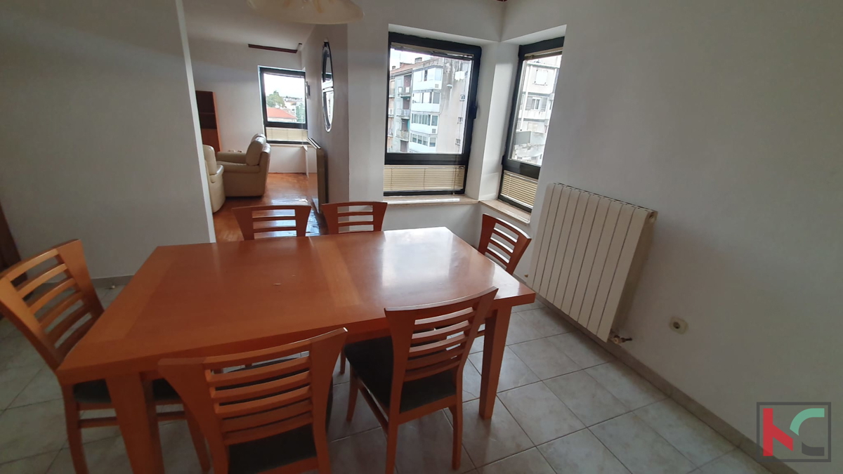 Pola, centro, ampio trilocale, 2° piano con ascensore, 76,63m2 #vendita