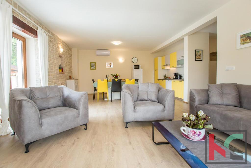 Istria, zona Parenzo, villa con piscina 180 m2 in una posizione tranquilla, #vendita