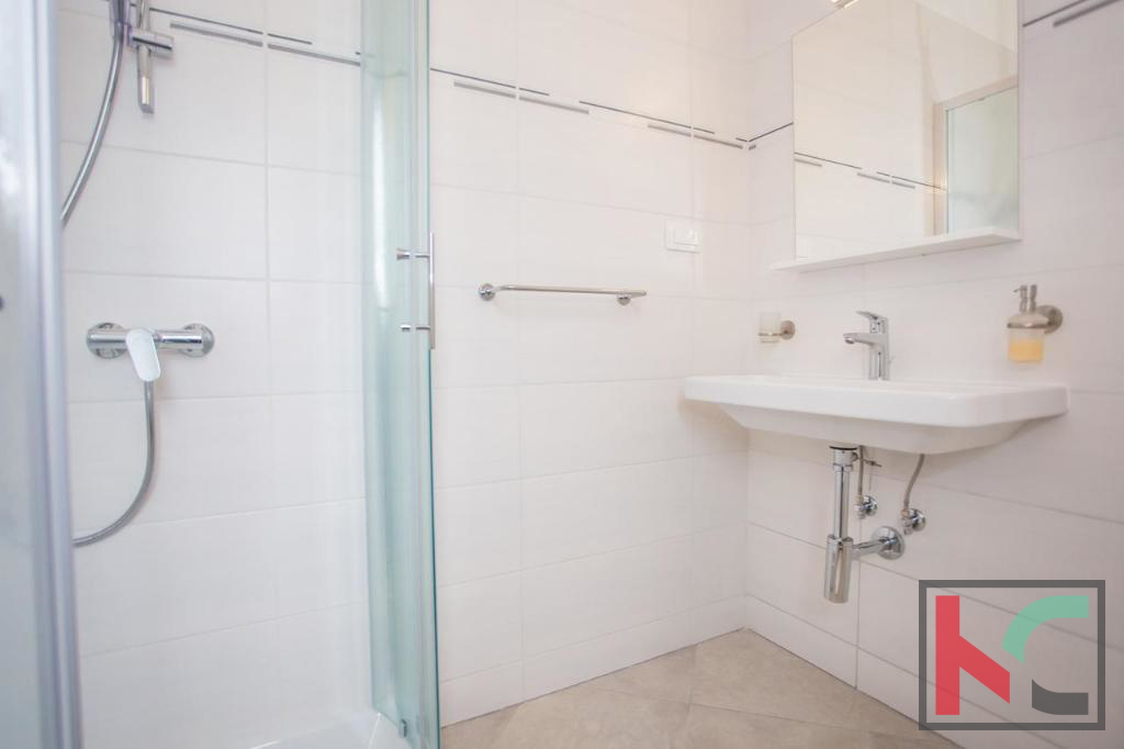 Istria, zona Parenzo, villa con piscina 180 m2 in una posizione tranquilla, #vendita