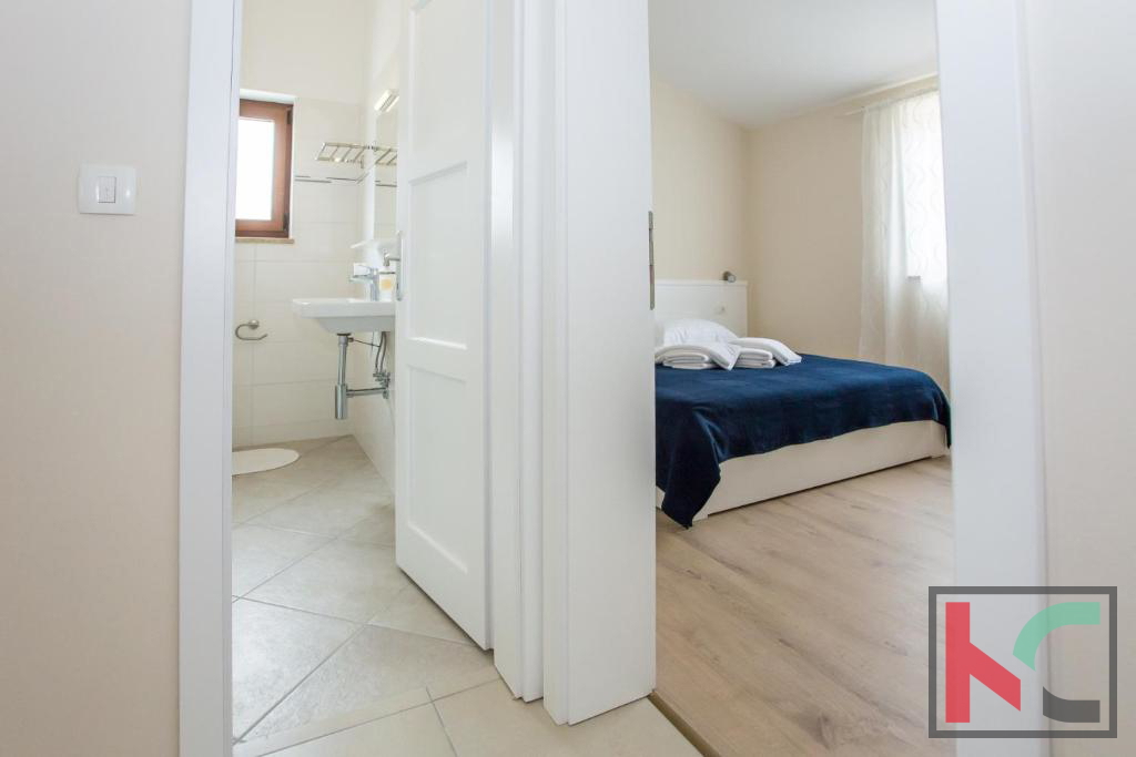 Istria, zona Parenzo, villa con piscina 180 m2 in una posizione tranquilla, #vendita