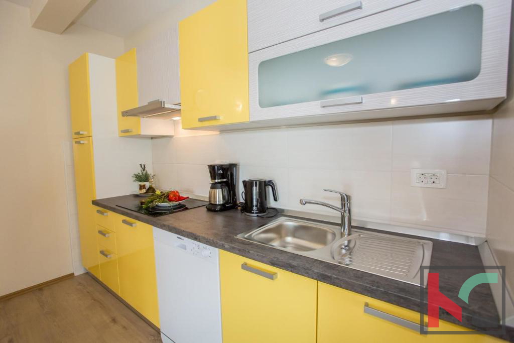 Istria, zona Parenzo, villa con piscina 180 m2 in una posizione tranquilla, #vendita