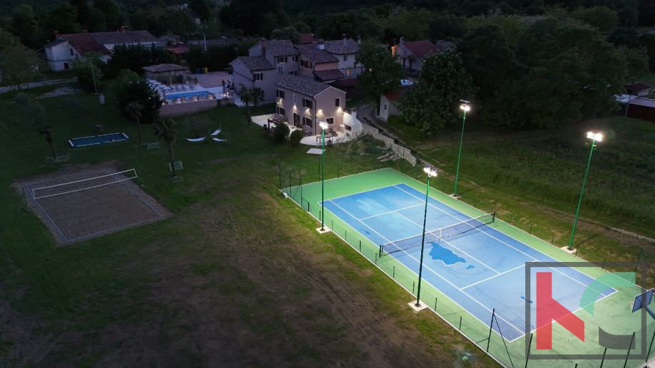 Pićan, #vendita 3 ville con piscina e campo da tennis su un terreno di 5000 m2