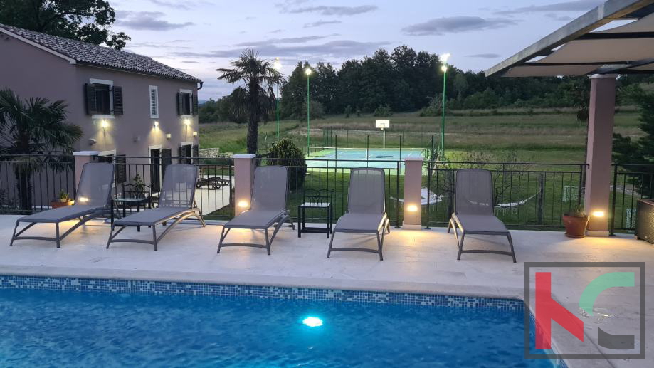 Pićan, #vendita 3 ville con piscina e campo da tennis su un terreno di 5000 m2